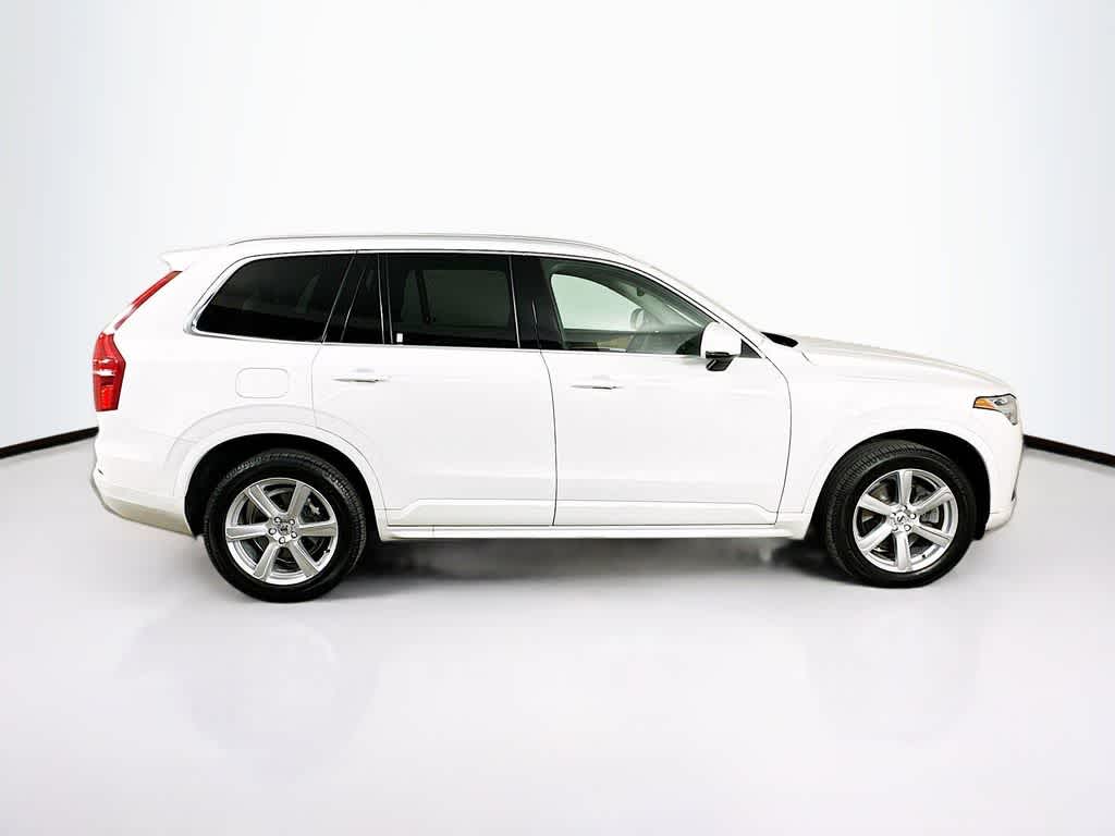 2022 Volvo XC90 Momentum