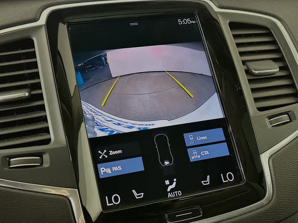 2022 Volvo XC90 Momentum