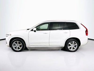 2022 Volvo XC90 Momentum