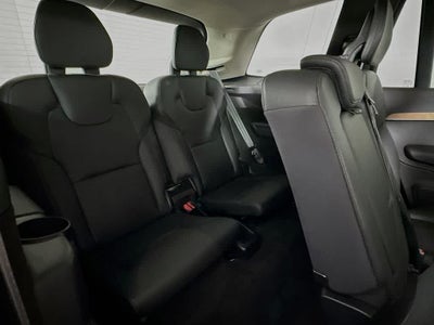 2022 Volvo XC90 Momentum