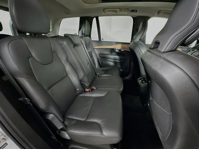 2022 Volvo XC90 Momentum