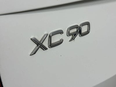 2022 Volvo XC90 Momentum