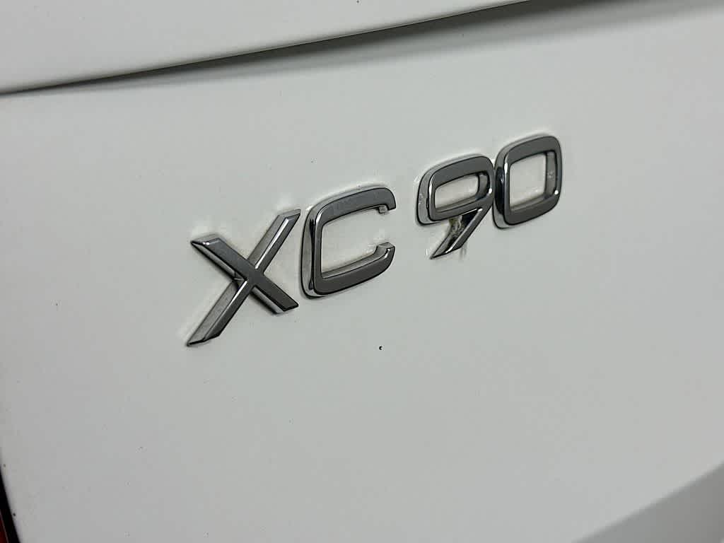 2022 Volvo XC90 Momentum