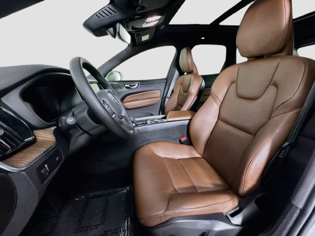 2022 Volvo XC60 Momentum