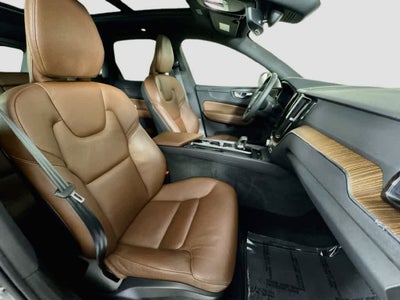 2022 Volvo XC60 Momentum