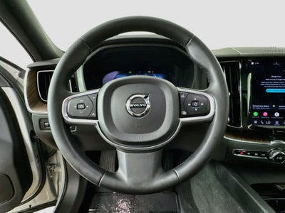 2022 Volvo XC60 Momentum