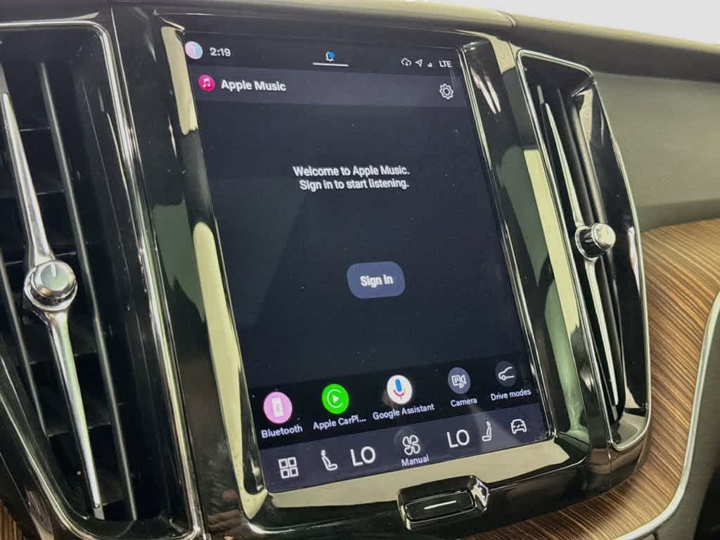 2022 Volvo XC60 Momentum