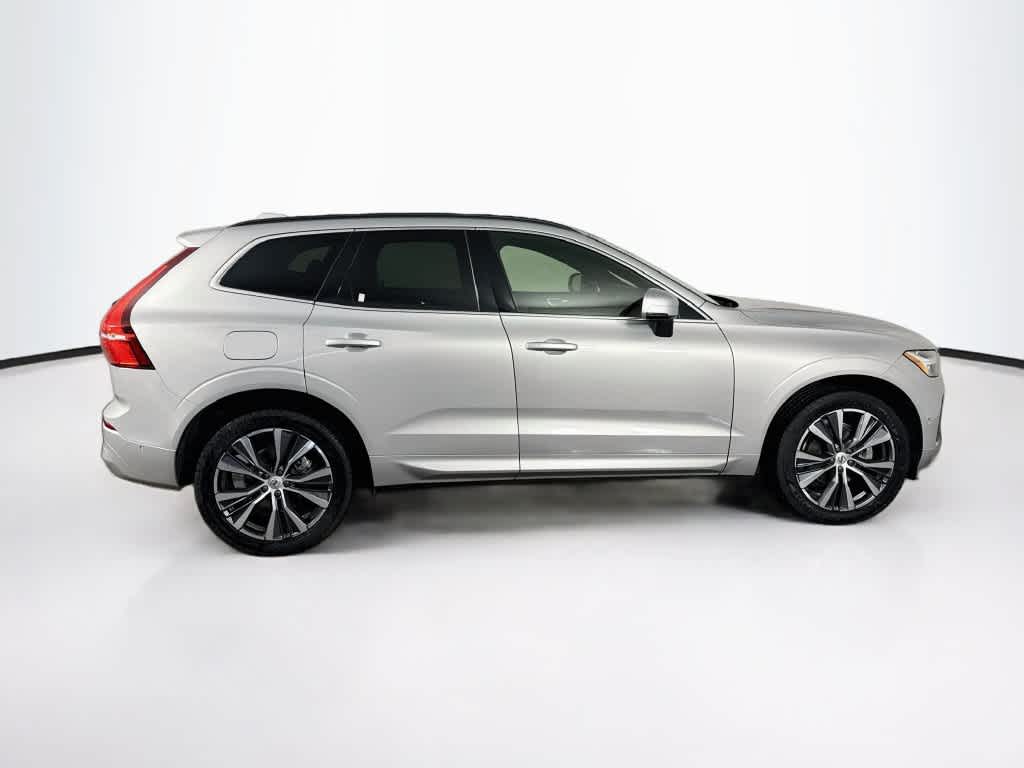2022 Volvo XC60 Momentum