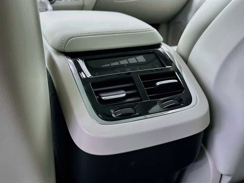 2022 Volvo XC60 Inscription