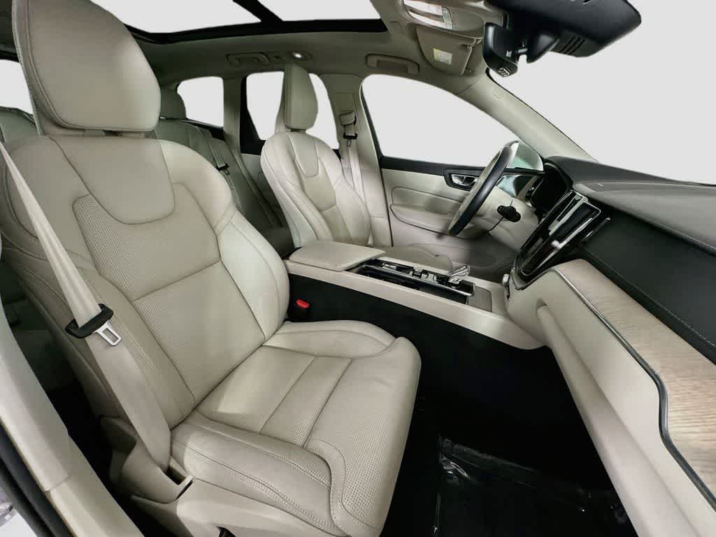 2022 Volvo XC60 Inscription