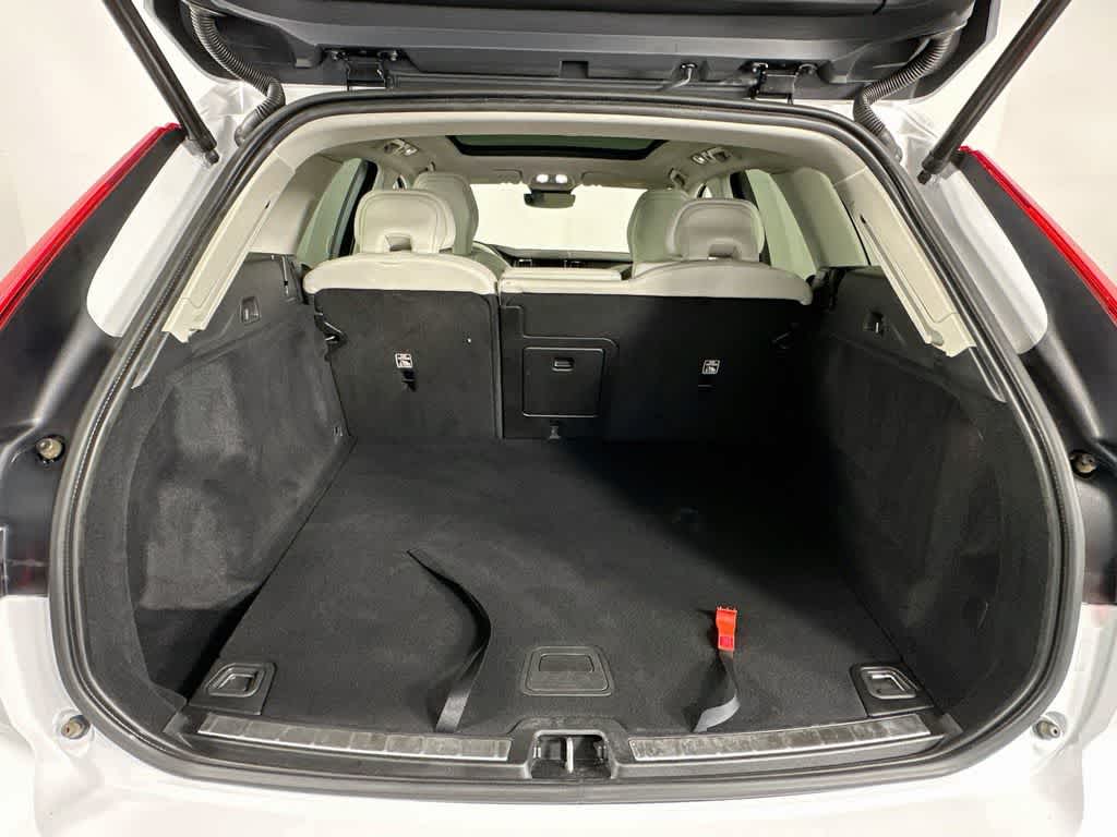 2022 Volvo XC60 Inscription