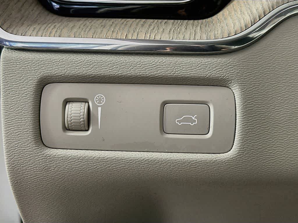 2022 Volvo XC60 Inscription