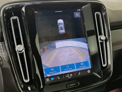 2023 Volvo XC40 Plus Dark Theme