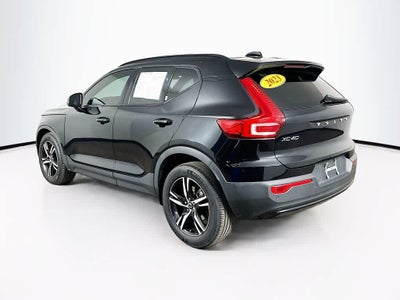 2023 Volvo XC40 Plus Dark Theme